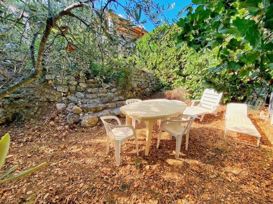Bas De Villa Au Milieu Des Oliviers. Chateauneuf-Villevieille Экстерьер фото